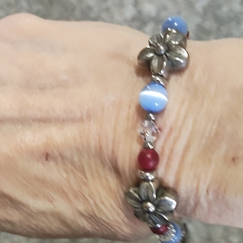VINTAGE SILVER-TONE FLOWER BEADED DANGLING TOGGLE CLASP 6.5" BRACELET - Picture 4 of 9